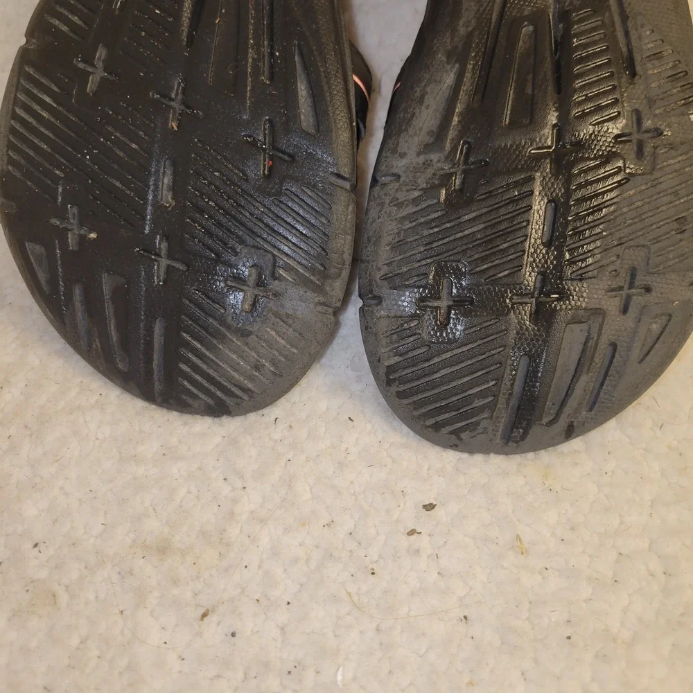 Under Armour Sandals‎ -Youth Girls Sz 5 - Ignite Slide Black & Pink Flats